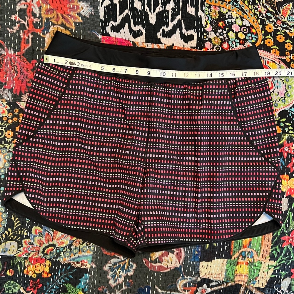 Lands’ End swim activewear shorts with pockets, size 16